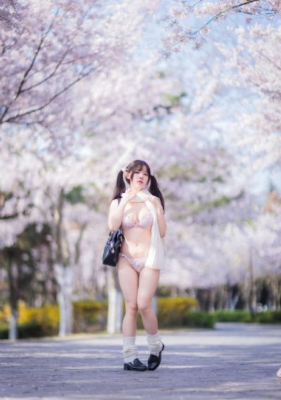 麻豆天天摸夜夜摸夜夜狠狠添_BD英语神马影院手机在线