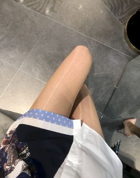 落地窗前被强啪_超清免费观看